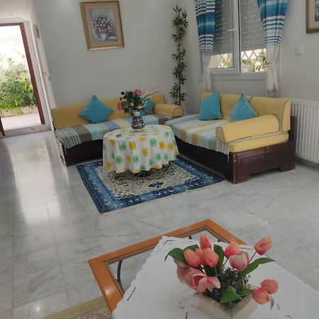 אריאנה Etage De Villa Avec Jardin, Pres De L'Aireport Et Parking Prive מראה חיצוני תמונה
